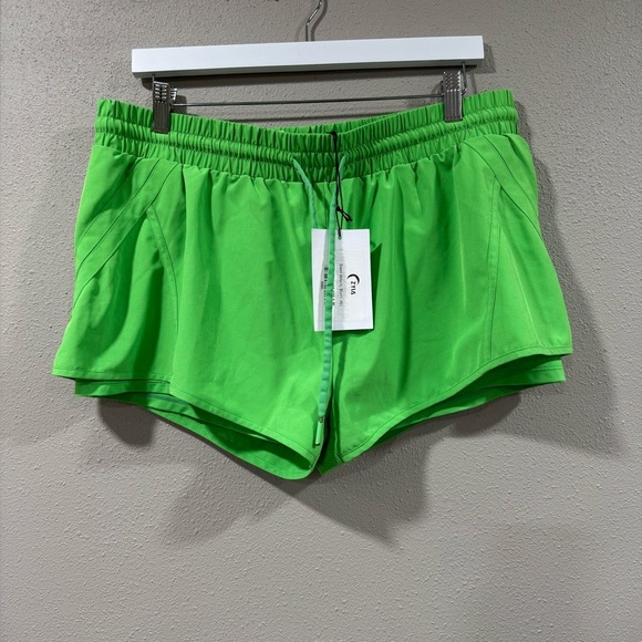 NWT Zyia Green Velocity Short - Picture 3 of 10